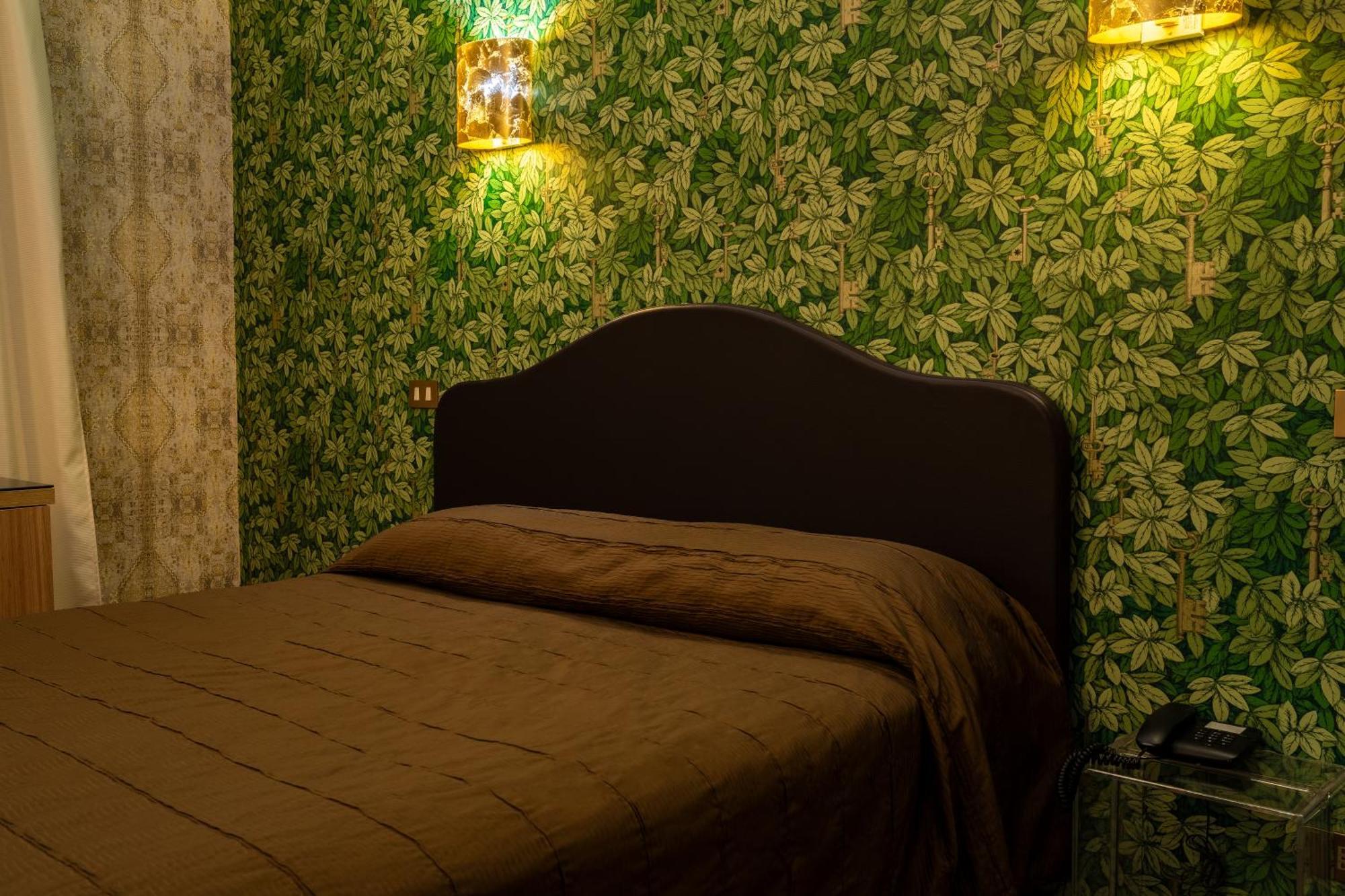 Double or Twin Room with Spa Access,1584399964:JPEG